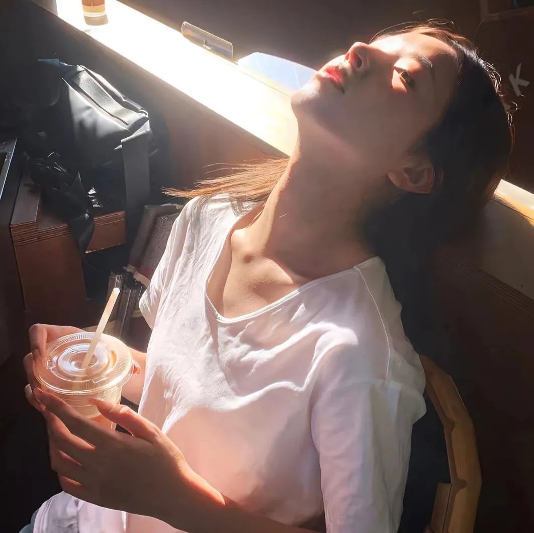 两个爱人和一只熊